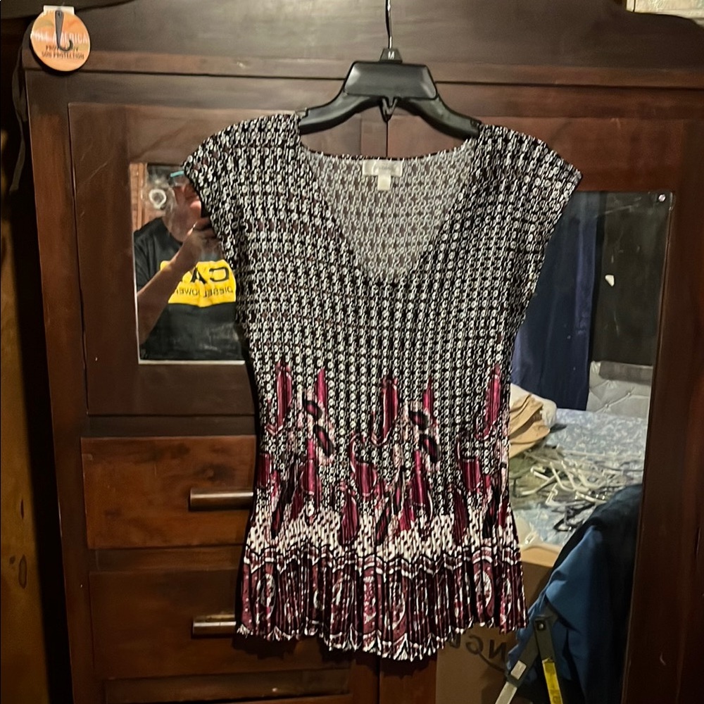 Dress Barn Black and White Smocked Fitted Blouse